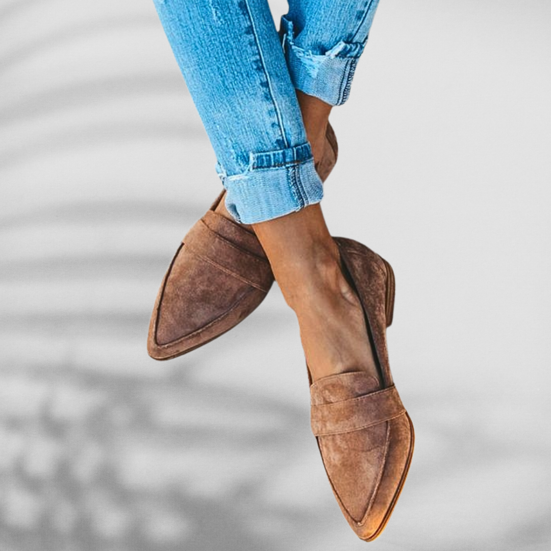 מאלינה™ | מוקאסים מעור זמש עם חוד