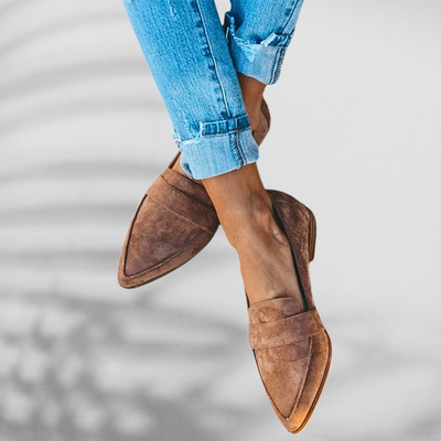 מאלינה™ | מוקאסים מעור זמש עם חוד